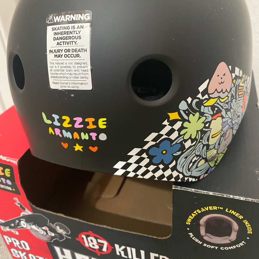 New 🆕 in Box - 187 pro sweat saver Lizzie Armanto Helmet L
